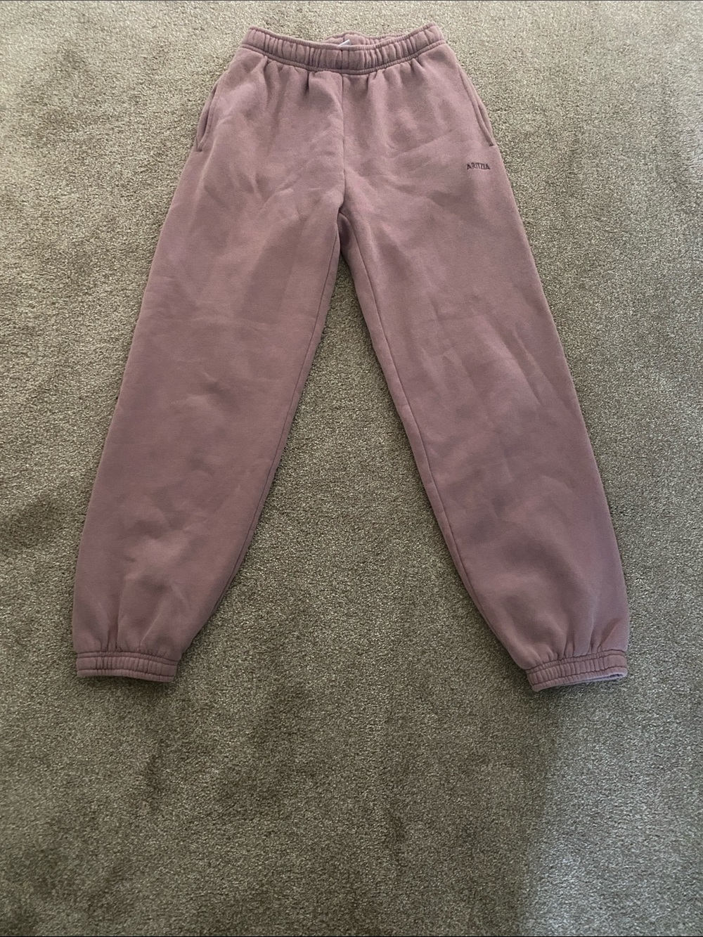 Aritzia mega fit cuffed sweat pants